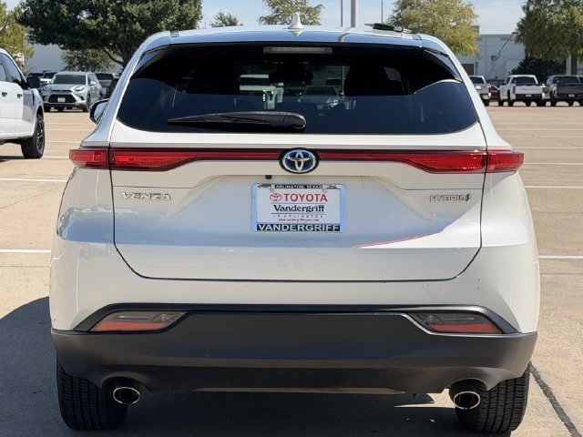 Used 2022 Toyota Venza LE AWD/4WD image 5