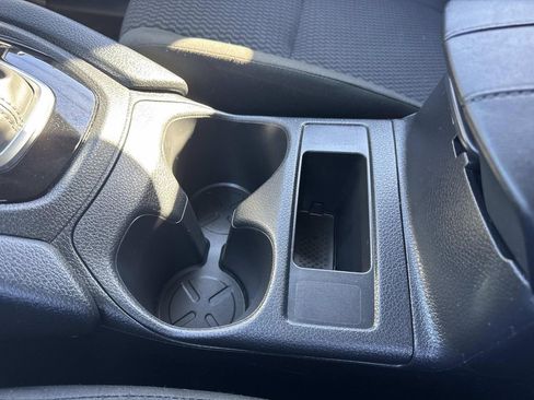 Used 2022 Nissan Rogue Sport S image 22