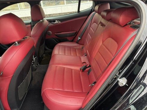Used 2018 Kia Stinger GT2 image 21