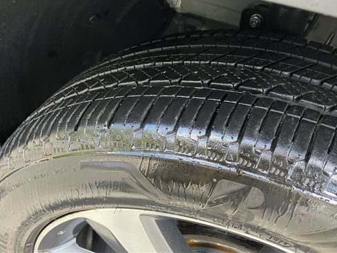 Used 2025 Honda Pilot Touring image 12