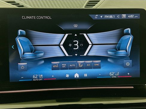 Used 2025 BMW X2 xDrive28i image 23