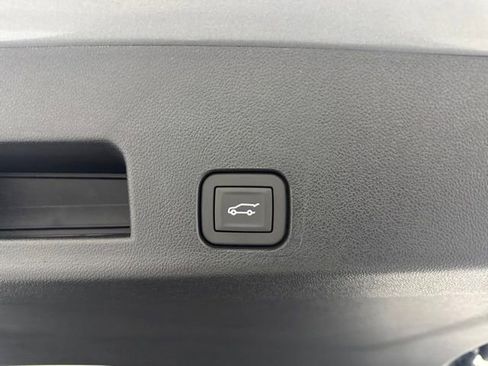 New 2026 Chevrolet Traverse LT w/ Driver Confidence Package FWD image 29