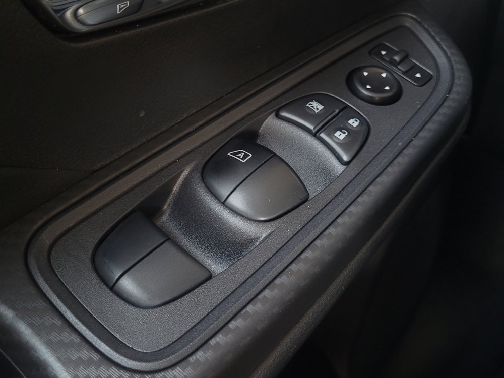 Used 2020 Nissan Versa SV w/ Trunk Package FWD image 27