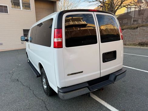Used 2018 Chevrolet Express 3500 LT w/ LT Preferred Equipment Group image 7