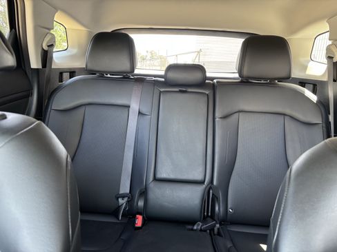 Used 2025 Kia Sportage EX AWD/4WD image 17