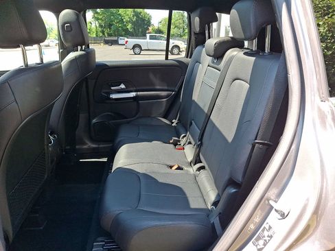 Used 2023 Mercedes-Benz GLB 250 4MATIC image 8