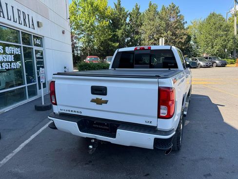 Used 2017 Chevrolet Silverado 1500 LTZ Z71 w/ LTZ Plus Package AWD/4WD image 18