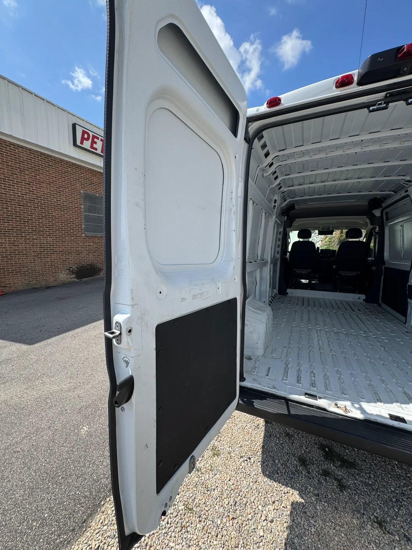 Used 2023 RAM ProMaster 2500 FWD image 46