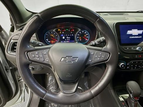 Used 2022 Chevrolet Equinox RS w/ RS Leather Package image 11