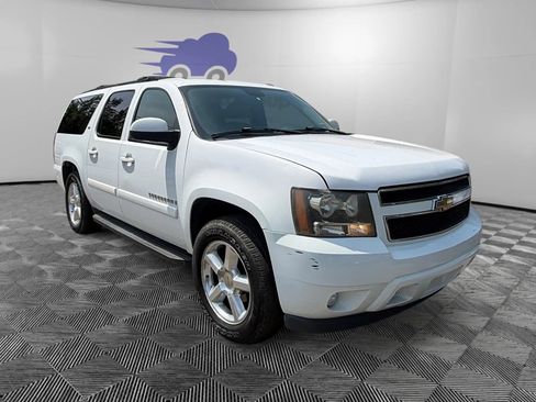 Used 2007 Chevrolet Suburban LTZ w/ LTZ Preferred Equipment Group AWD/4WD image 7