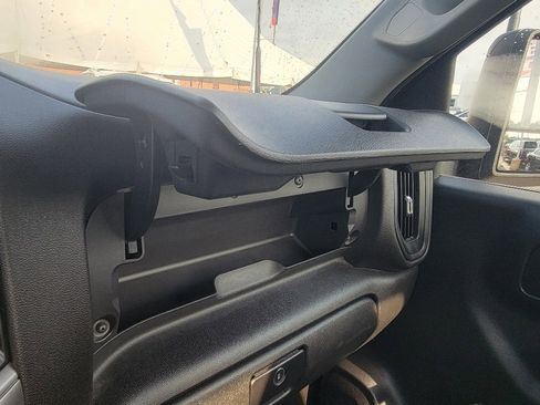 Used 2021 Chevrolet Silverado 2500 W/T image 27