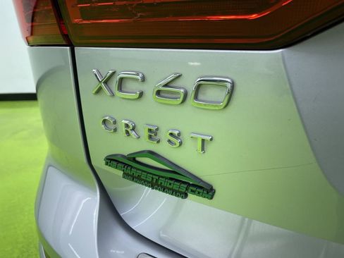 Used 2021 Volvo XC60 T5 Momentum w/ Premium Package image 12