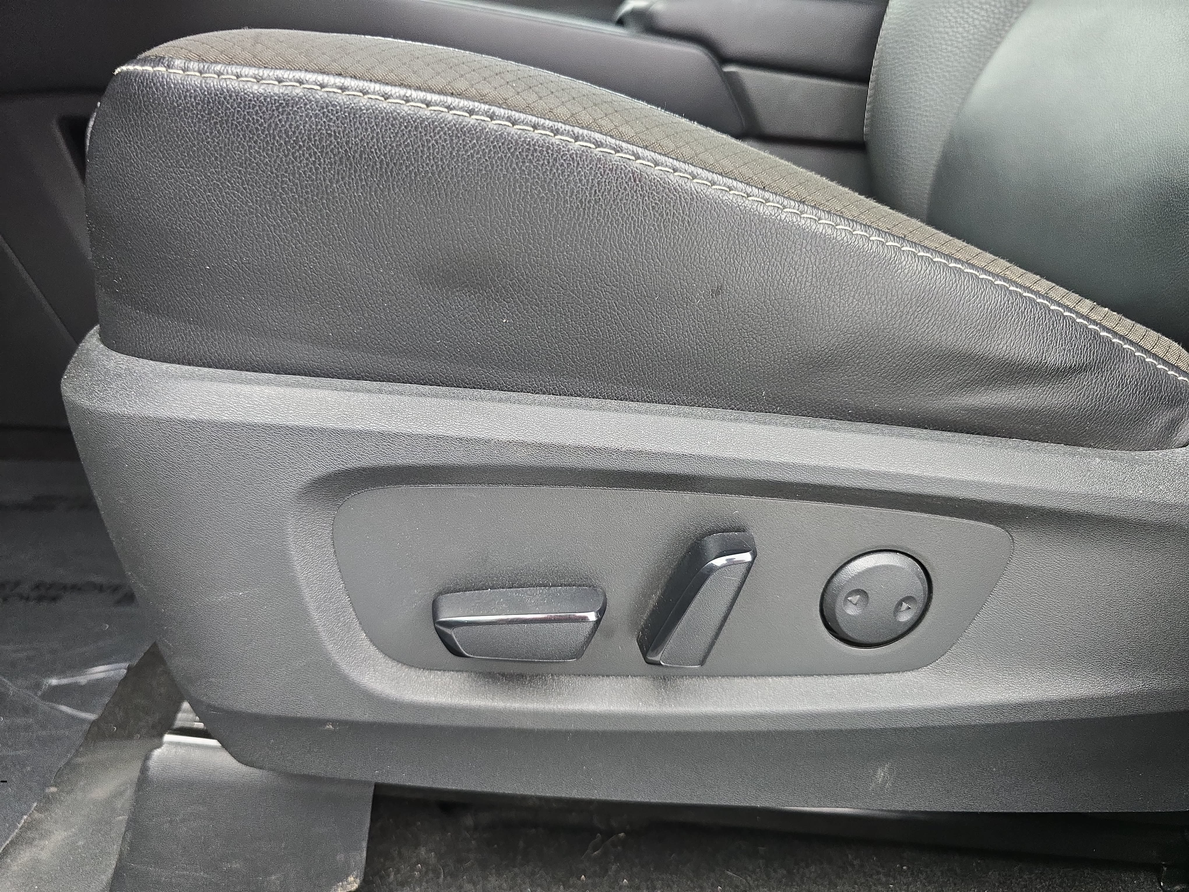 Certified 2023 Nissan Pathfinder SL AWD/4WD image 30
