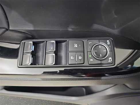 Used 2018 Lexus LX 570 4WD image 31