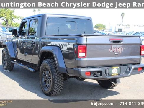Used 2022 Jeep Gladiator Willys image 3