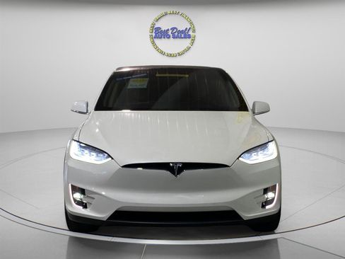 Used 2017 Tesla Model X 75D AWD/4WD image 8