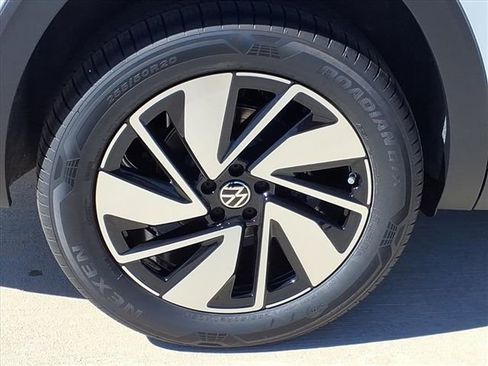 New 2026 Volkswagen Atlas SE FWD image 5