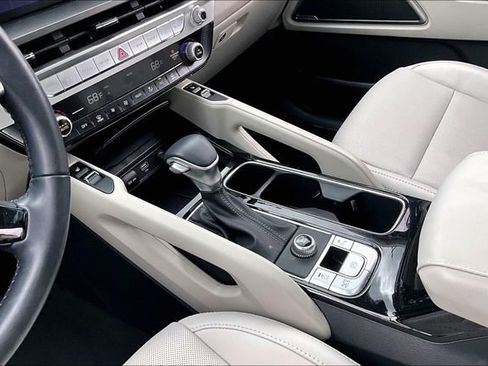 Used 2024 Kia Telluride S w/ S Sunroof Package FWD image 15