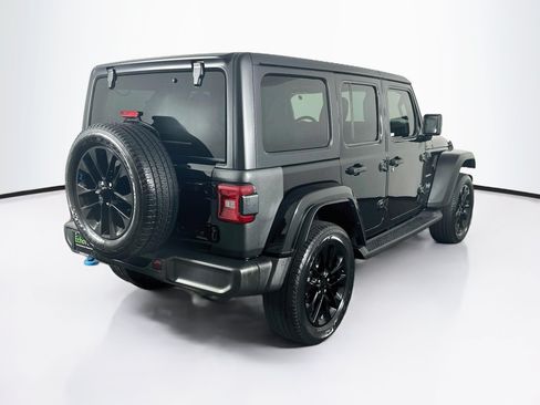 Used 2023 Jeep Wrangler Unlimited Sahara w/ Dual Top Group AWD/4WD image 9