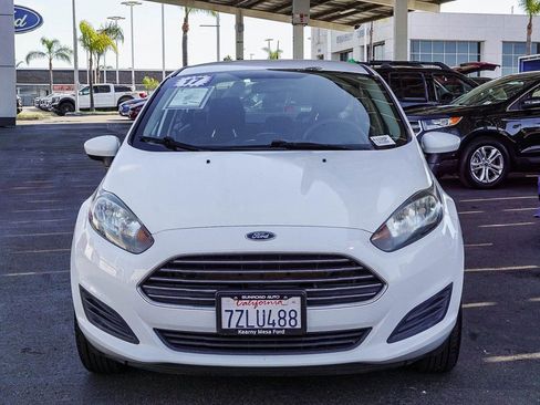Used 2017 Ford Fiesta SE image 2