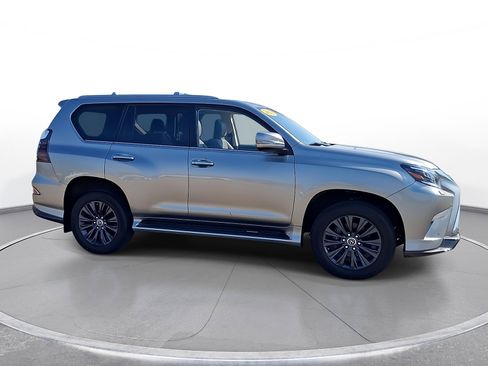 Used 2023 Lexus GX 460 Premium w/ Accessory Package AWD/4WD image 9