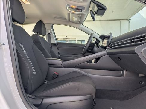 Used 2024 Hyundai Elantra SEL FWD image 27