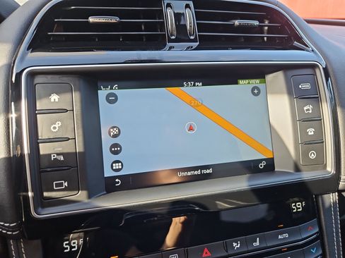 Used 2018 Jaguar F-PACE S AWD/4WD image 18