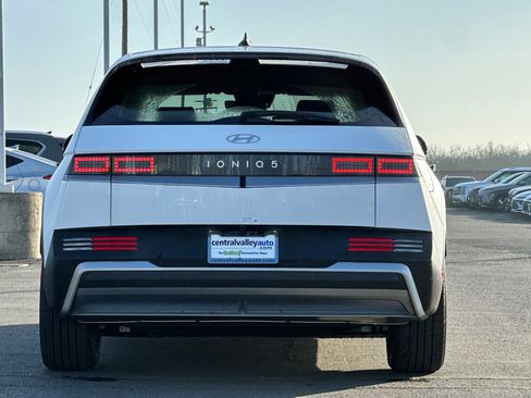 New 2026 Hyundai Ioniq 5 SE image 5