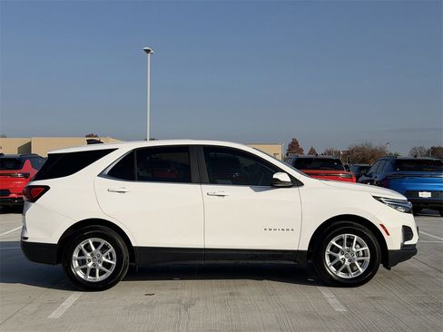 Certified 2024 Chevrolet Equinox LT image 3