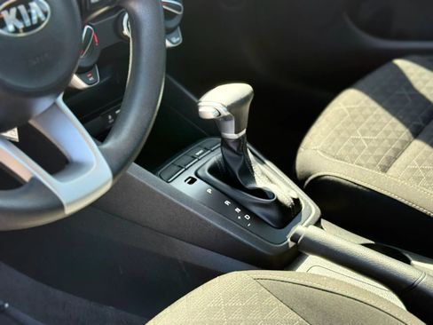 Used 2019 Kia Rio S image 16