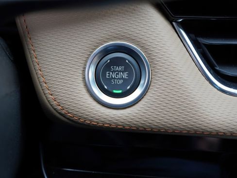 Certified 2025 Chevrolet Equinox ACTIV w/ Safety and Technology Package image 29