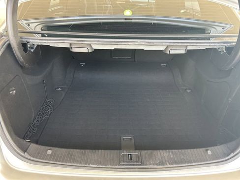 Used 2014 Mercedes-Benz E 550 4MATIC Sedan image 32