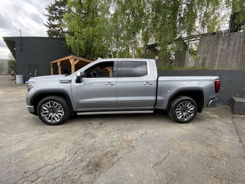 Used 2024 GMC Sierra 1500 Denali Ultimate AWD/4WD image 3