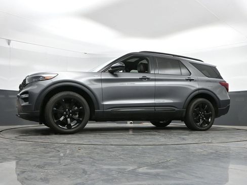 Used 2023 Ford Explorer ST-Line w/ Class IV Trailer Tow Package AWD/4WD image 45