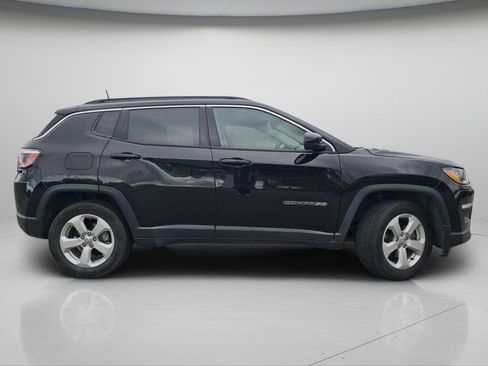 Used 2018 Jeep Compass Latitude image 22