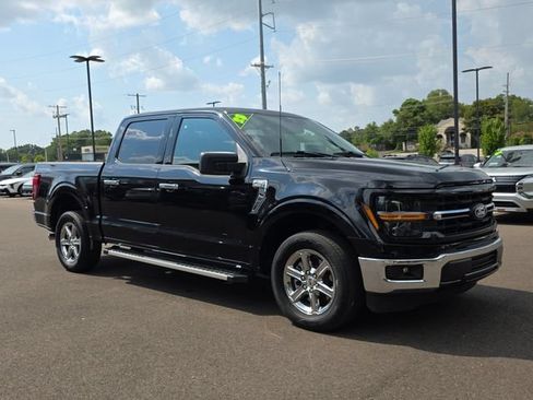Used 2025 Ford F150 XLT w/ Equipment Group 301A Standard RWD image 7