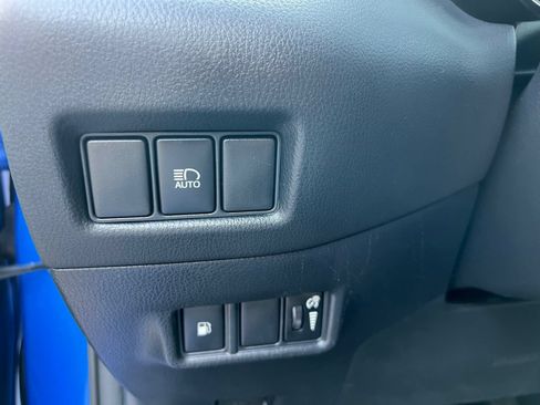 Used 2021 Toyota C-HR XLE FWD image 31
