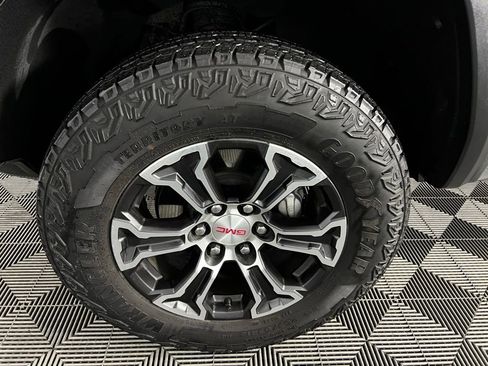 Used 2024 GMC Canyon AT4 w/ AT4 Premium Package image 12