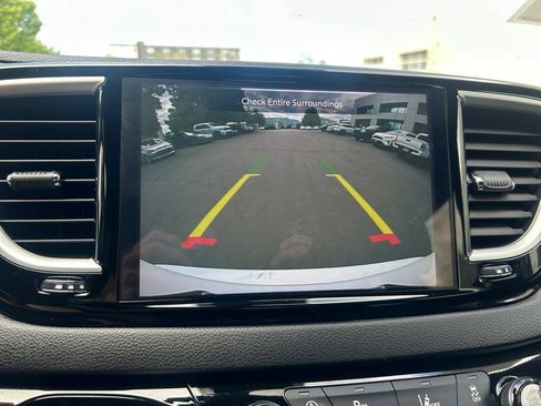 Used 2025 Chrysler Pacifica Select FWD image 22
