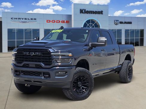 Used 2025 RAM 2500 Laramie AWD/4WD image 1
