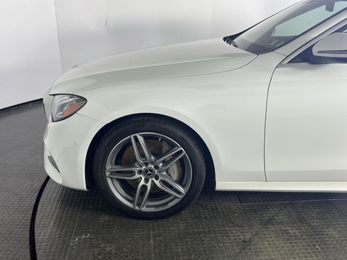 Used 2018 Mercedes-Benz E 300 4MATIC image 4