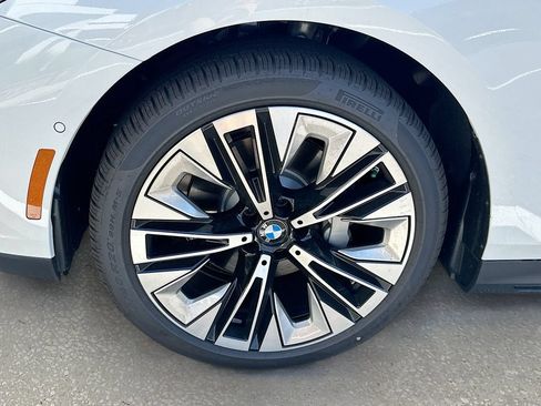 Used 2026 BMW 530i xDrive w/ Premium Package AWD/4WD image 33