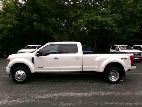 Used 2017 Ford F450 Platinum w/ Platinum Ultimate Package AWD/4WD image 6