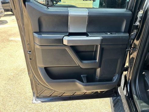 Used 2017 Ford F150 XLT w/ Equipment Group 302A Luxury AWD/4WD image 12