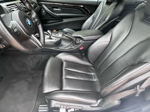 Used 2018 BMW M4 Convertible image 35