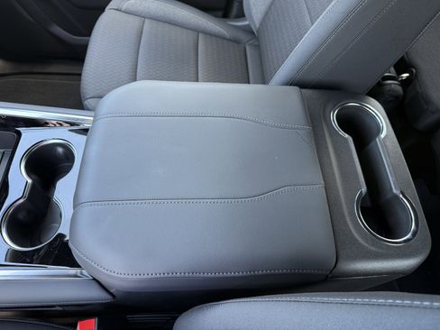 New 2025 Chevrolet Suburban LS image 22