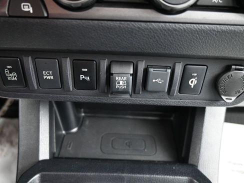 Used 2021 Toyota Tacoma TRD Off-Road image 25