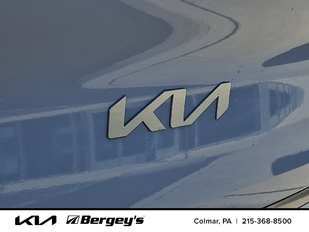 Certified 2025 Kia EV6 Light w/ Light LR Technology Package AWD/4WD image 32