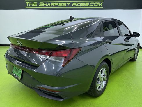 Used 2021 Hyundai Elantra SE image 10