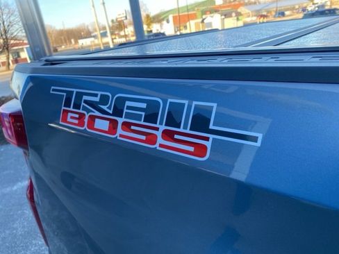 Used 2021 Chevrolet Silverado 1500 LT Trail Boss w/ Bed Protection Package image 10